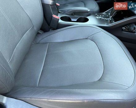 Серый Хендай их35, объемом двигателя 2 л и пробегом 187 тыс. км за 16600 $, фото 65 на Automoto.ua