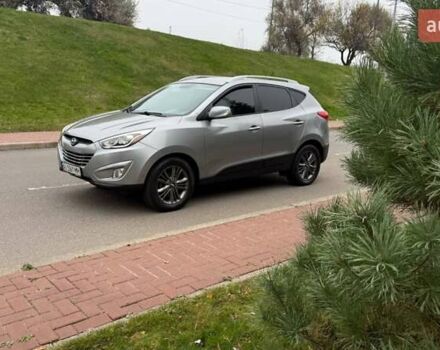 Серый Хендай их35, объемом двигателя 2.4 л и пробегом 127 тыс. км за 11650 $, фото 2 на Automoto.ua