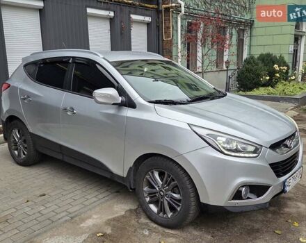 Серый Хендай их35, объемом двигателя 2 л и пробегом 136 тыс. км за 15800 $, фото 4 на Automoto.ua