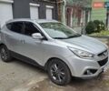 Серый Хендай их35, объемом двигателя 2 л и пробегом 136 тыс. км за 15800 $, фото 4 на Automoto.ua