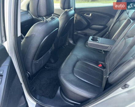 Серый Хендай их35, объемом двигателя 2 л и пробегом 180 тыс. км за 15100 $, фото 15 на Automoto.ua