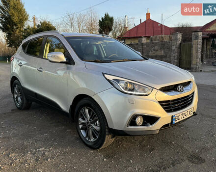 Серый Хендай их35, объемом двигателя 2 л и пробегом 183 тыс. км за 13750 $, фото 4 на Automoto.ua