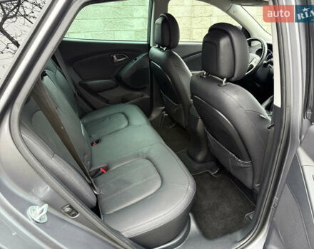 Серый Хендай их35, объемом двигателя 2 л и пробегом 124 тыс. км за 16850 $, фото 78 на Automoto.ua