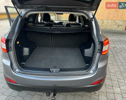 Серый Хендай их35, объемом двигателя 1.7 л и пробегом 187 тыс. км за 14800 $, фото 22 на Automoto.ua