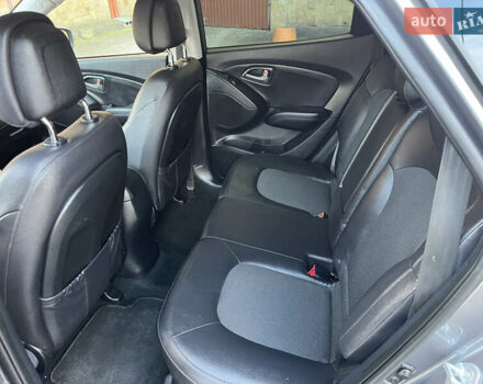 Серый Хендай их35, объемом двигателя 1.7 л и пробегом 187 тыс. км за 14800 $, фото 21 на Automoto.ua