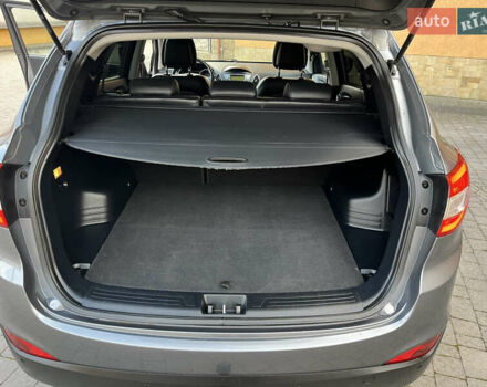 Серый Хендай их35, объемом двигателя 1.7 л и пробегом 187 тыс. км за 14800 $, фото 23 на Automoto.ua