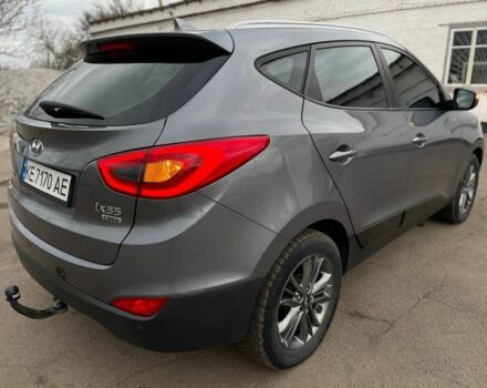 Серый Хендай их35, объемом двигателя 1.7 л и пробегом 293 тыс. км за 12950 $, фото 5 на Automoto.ua