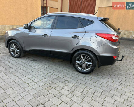 Серый Хендай их35, объемом двигателя 1.7 л и пробегом 187 тыс. км за 14800 $, фото 3 на Automoto.ua