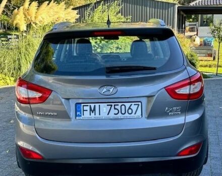 Серый Хендай их35, объемом двигателя 1.7 л и пробегом 119 тыс. км за 8800 $, фото 4 на Automoto.ua