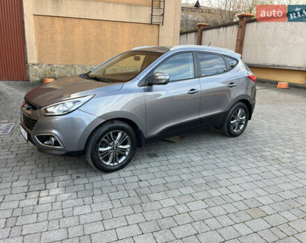 Серый Хендай их35, объемом двигателя 1.7 л и пробегом 187 тыс. км за 14800 $, фото 2 на Automoto.ua