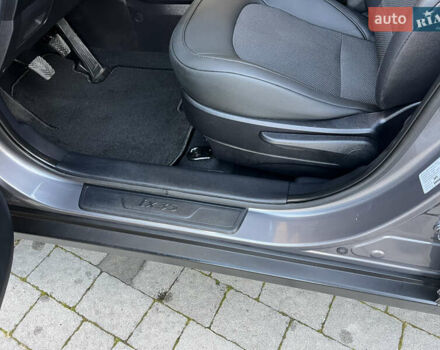 Серый Хендай их35, объемом двигателя 1.7 л и пробегом 187 тыс. км за 14800 $, фото 18 на Automoto.ua