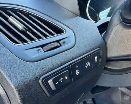 Серый Хендай их35, объемом двигателя 1.7 л и пробегом 119 тыс. км за 8800 $, фото 10 на Automoto.ua