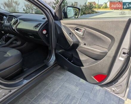 Сірий Хендай іх35, об'ємом двигуна 2 л та пробігом 113 тис. км за 16950 $, фото 51 на Automoto.ua