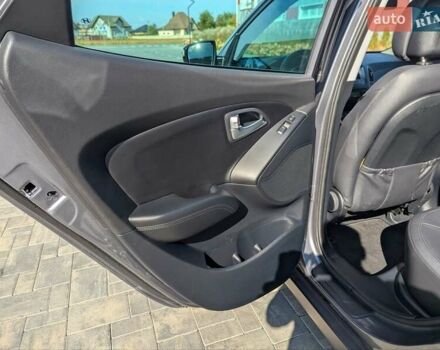 Сірий Хендай іх35, об'ємом двигуна 2 л та пробігом 113 тис. км за 16950 $, фото 45 на Automoto.ua