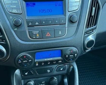 Серый Хендай их35, объемом двигателя 1.7 л и пробегом 119 тыс. км за 8800 $, фото 16 на Automoto.ua