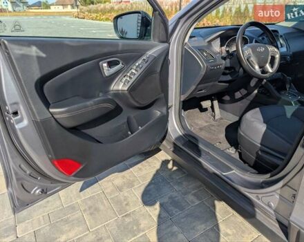 Сірий Хендай іх35, об'ємом двигуна 2 л та пробігом 113 тис. км за 16950 $, фото 44 на Automoto.ua