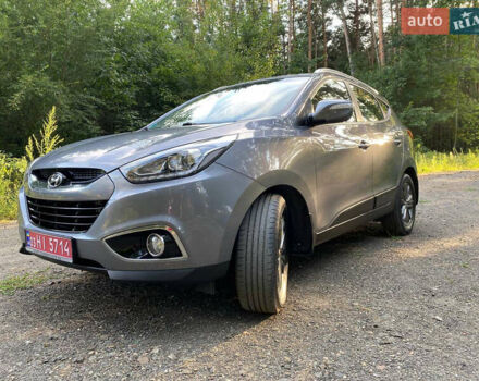 Серый Хендай их35, объемом двигателя 2 л и пробегом 227 тыс. км за 15299 $, фото 4 на Automoto.ua