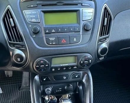 Серый Хендай их35, объемом двигателя 1.7 л и пробегом 119 тыс. км за 8800 $, фото 13 на Automoto.ua