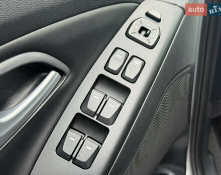 Сірий Хендай іх35, об'ємом двигуна 2 л та пробігом 192 тис. км за 15850 $, фото 31 на Automoto.ua