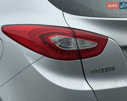 Сірий Хендай іх35, об'ємом двигуна 2 л та пробігом 192 тис. км за 15850 $, фото 21 на Automoto.ua