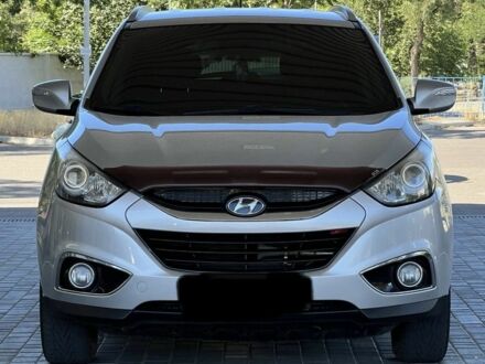 Серый Хендай их35, объемом двигателя 2 л и пробегом 163 тыс. км за 10800 $, фото 1 на Automoto.ua