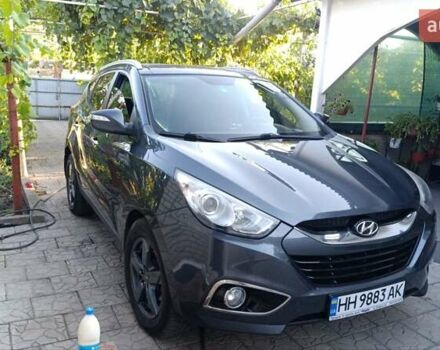 Серый Хендай их35, объемом двигателя 2.01 л и пробегом 232 тыс. км за 12500 $, фото 1 на Automoto.ua