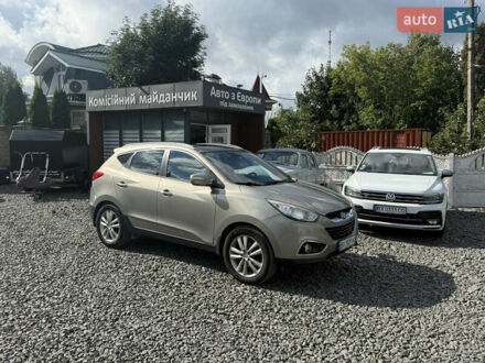 Хендай их35 2010 в Хмельницком на Automoto.ua Серый Хендай их35, объемом двигателя 2 л и пробегом 180 тыс. км за 11000 $, фото 1 на Automoto.ua