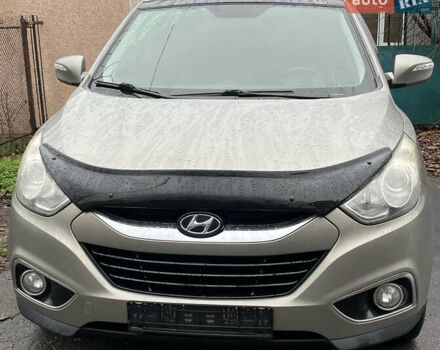 Серый Хендай их35, объемом двигателя 2 л и пробегом 151 тыс. км за 11500 $, фото 1 на Automoto.ua