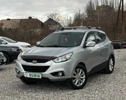 Серый Хендай их35, объемом двигателя 2 л и пробегом 209 тыс. км за 11500 $, фото 1 на Automoto.ua