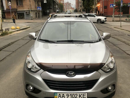 Сірий Хендай іх35, об'ємом двигуна 2 л та пробігом 300 тис. км за 11500 $, фото 1 на Automoto.ua