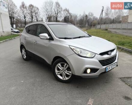 Серый Хендай их35, объемом двигателя 2 л и пробегом 127 тыс. км за 12500 $, фото 1 на Automoto.ua