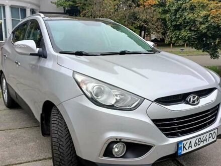 Серый Хендай их35, объемом двигателя 2 л и пробегом 230 тыс. км за 11500 $, фото 1 на Automoto.ua