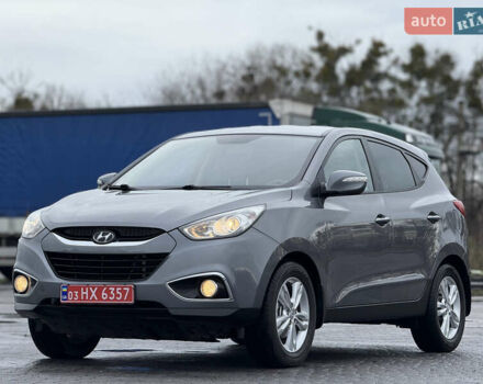 Серый Хендай их35, объемом двигателя 1.7 л и пробегом 235 тыс. км за 11499 $, фото 1 на Automoto.ua