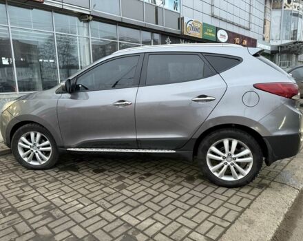 Серый Хендай их35, объемом двигателя 2 л и пробегом 186 тыс. км за 11900 $, фото 1 на Automoto.ua