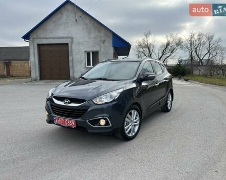 Серый Хендай их35, объемом двигателя 2 л и пробегом 200 тыс. км за 12900 $, фото 1 на Automoto.ua