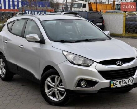 Серый Хендай их35, объемом двигателя 2 л и пробегом 267 тыс. км за 8999 $, фото 1 на Automoto.ua