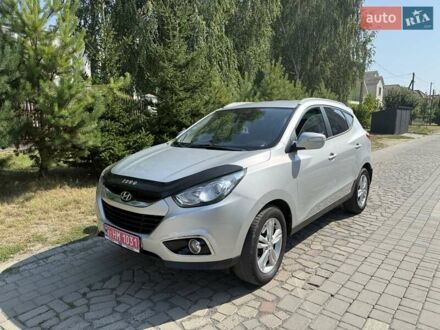 Серый Хендай их35, объемом двигателя 1.7 л и пробегом 253 тыс. км за 11700 $, фото 1 на Automoto.ua