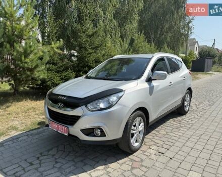 Серый Хендай их35, объемом двигателя 1.7 л и пробегом 253 тыс. км за 11700 $, фото 1 на Automoto.ua