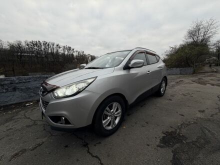 Сірий Хендай іх35, об'ємом двигуна 2 л та пробігом 146 тис. км за 11500 $, фото 1 на Automoto.ua