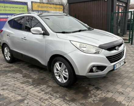 Сірий Хендай іх35, об'ємом двигуна 2 л та пробігом 237 тис. км за 12200 $, фото 1 на Automoto.ua
