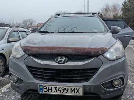 Серый Хендай их35, объемом двигателя 2 л и пробегом 148 тыс. км за 10800 $, фото 1 на Automoto.ua