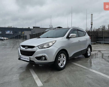 Серый Хендай их35, объемом двигателя 2 л и пробегом 174 тыс. км за 13990 $, фото 1 на Automoto.ua