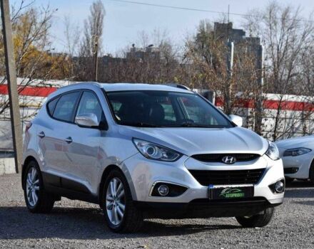 Серый Хендай их35, объемом двигателя 2 л и пробегом 201 тыс. км за 12900 $, фото 1 на Automoto.ua