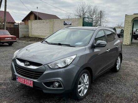 Серый Хендай их35, объемом двигателя 2 л и пробегом 180 тыс. км за 12750 $, фото 1 на Automoto.ua