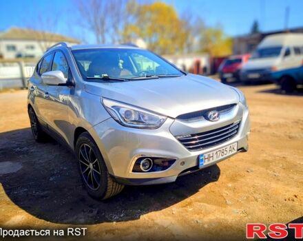 Серый Хендай их35, объемом двигателя 2 л и пробегом 235 тыс. км за 11700 $, фото 1 на Automoto.ua