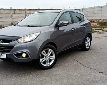 Серый Хендай их35, объемом двигателя 2 л и пробегом 198 тыс. км за 13200 $, фото 1 на Automoto.ua