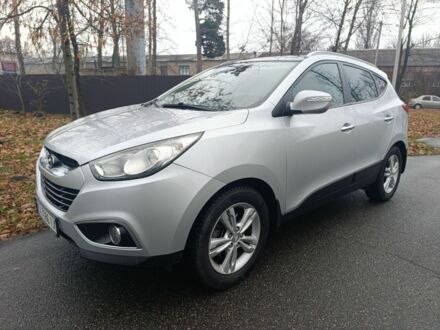 Сірий Хендай іх35, об'ємом двигуна 2 л та пробігом 240 тис. км за 11700 $, фото 1 на Automoto.ua