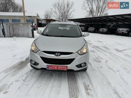 Серый Хендай их35, объемом двигателя 1.7 л и пробегом 253 тыс. км за 10999 $, фото 1 на Automoto.ua