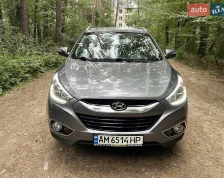 Серый Хендай их35, объемом двигателя 2 л и пробегом 239 тыс. км за 13000 $, фото 1 на Automoto.ua