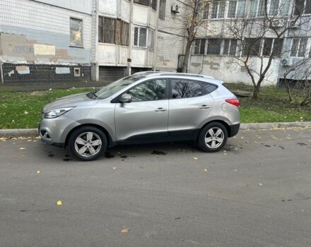 Серый Хендай их35, объемом двигателя 2 л и пробегом 156 тыс. км за 9999 $, фото 1 на Automoto.ua